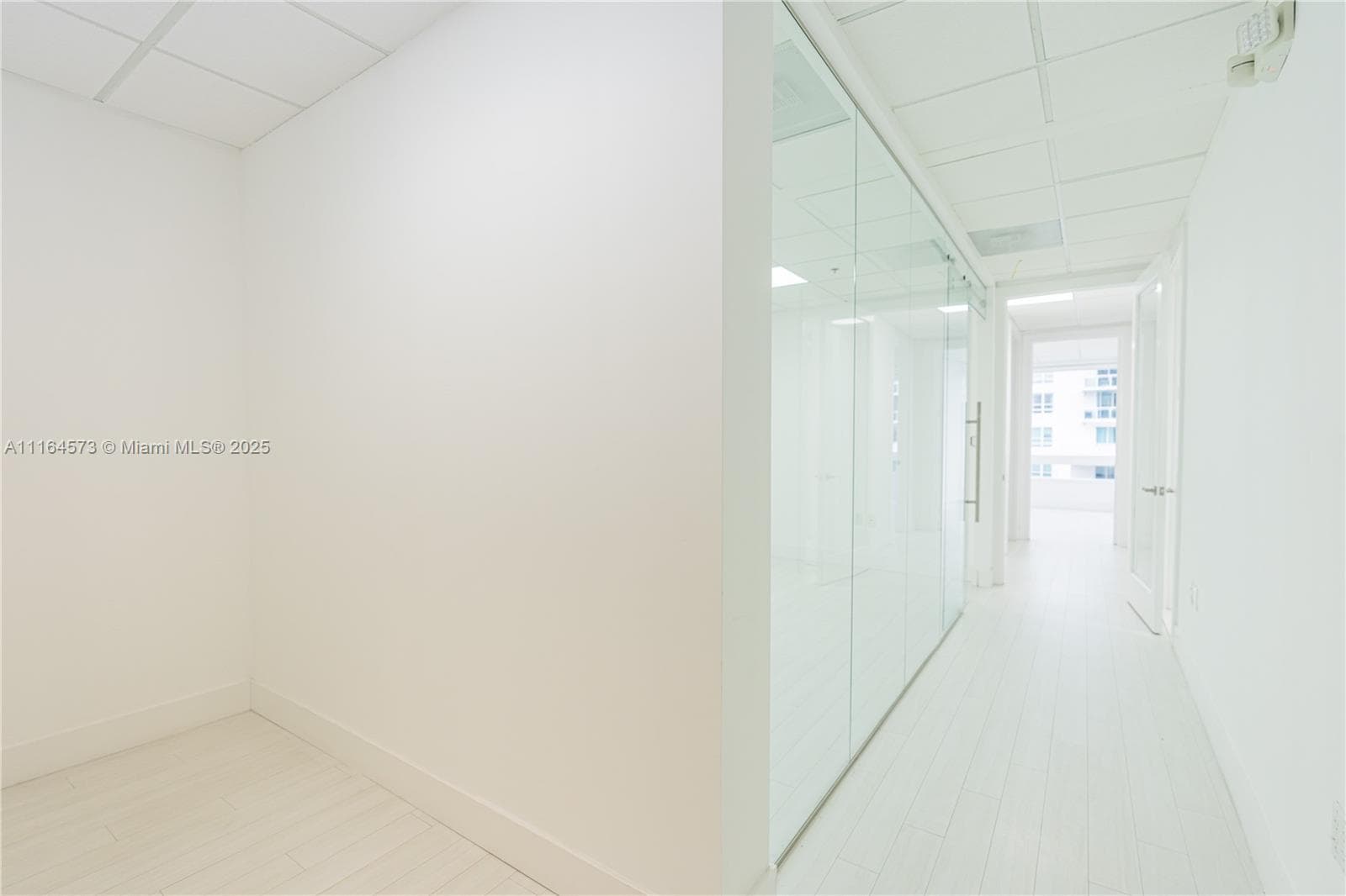 848 Brickell Ave, Miami FL 33131 — 13