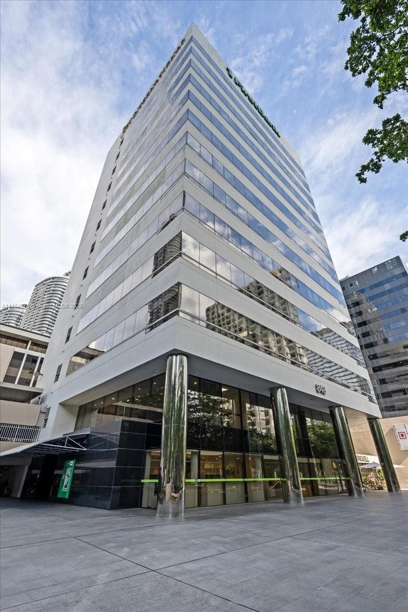 848 Brickell Ave, Miami FL 33131 — 1