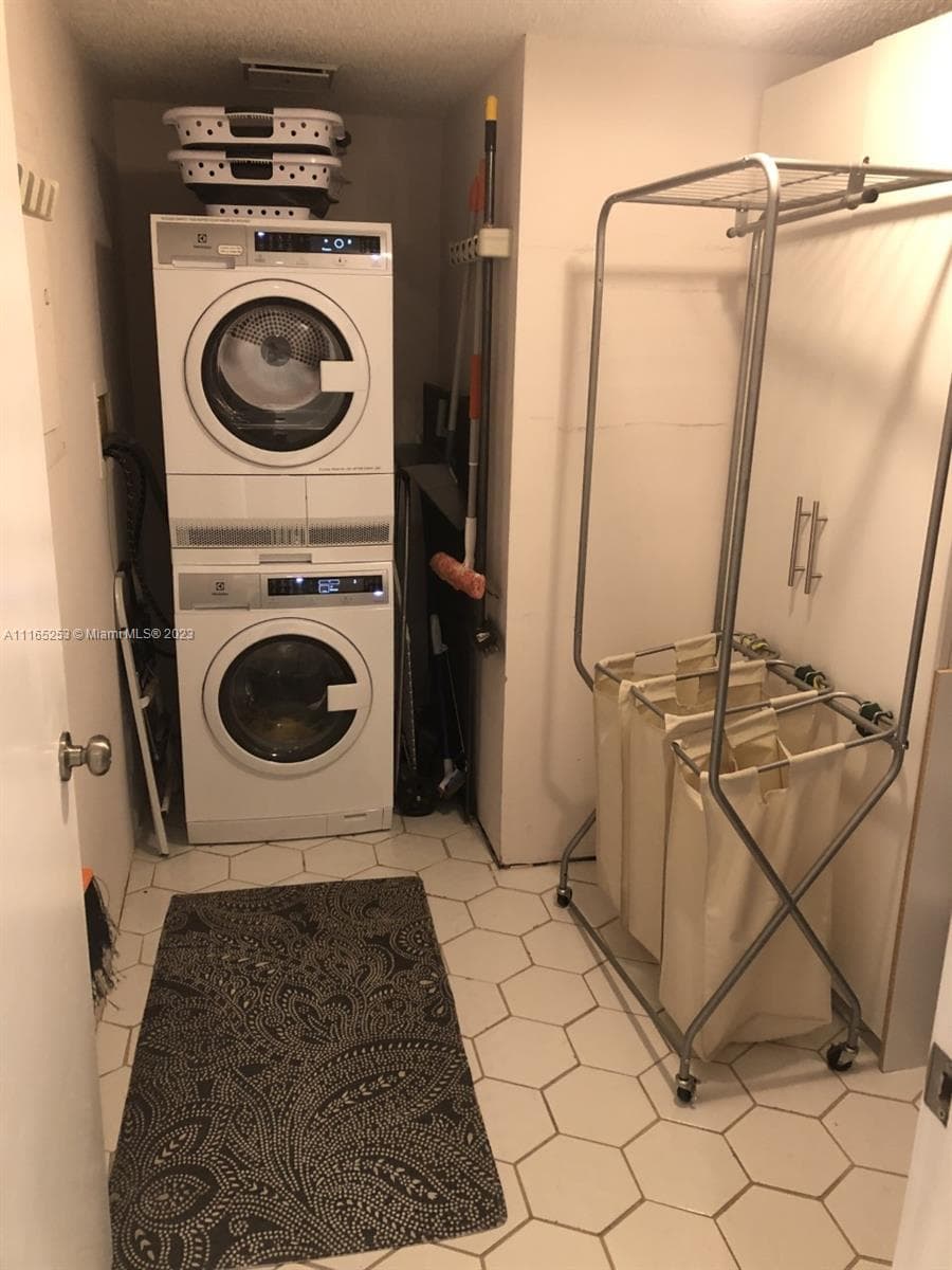 101 Crandon Blvd # 473, Key Biscayne FL 33149 — 15