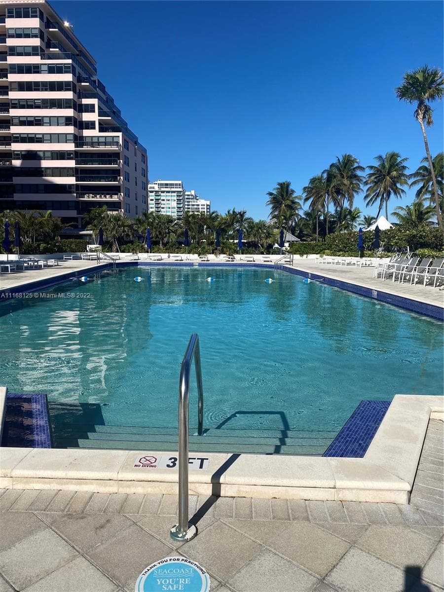 5161 Collins Ave # 914, Miami Beach FL 33140 — 30