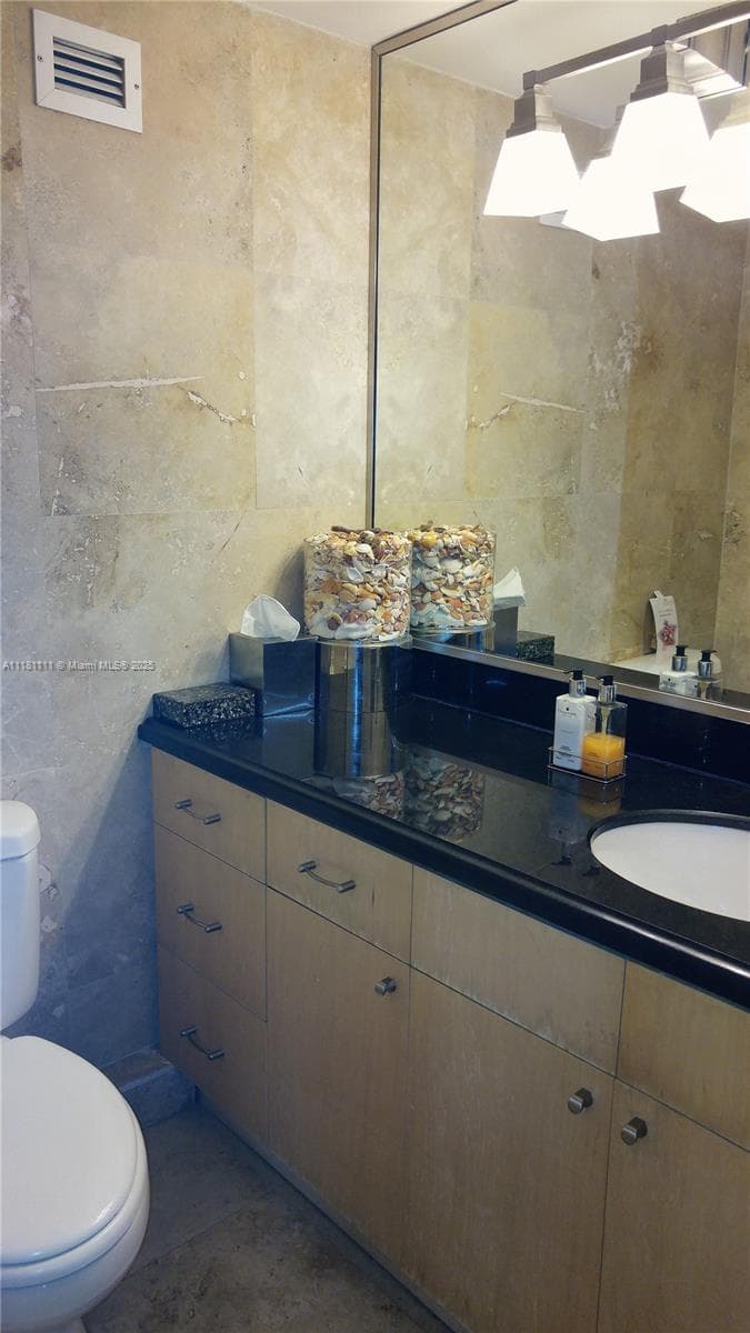 100 Lincoln Rd # 1642, Miami Beach FL 33139 — 17