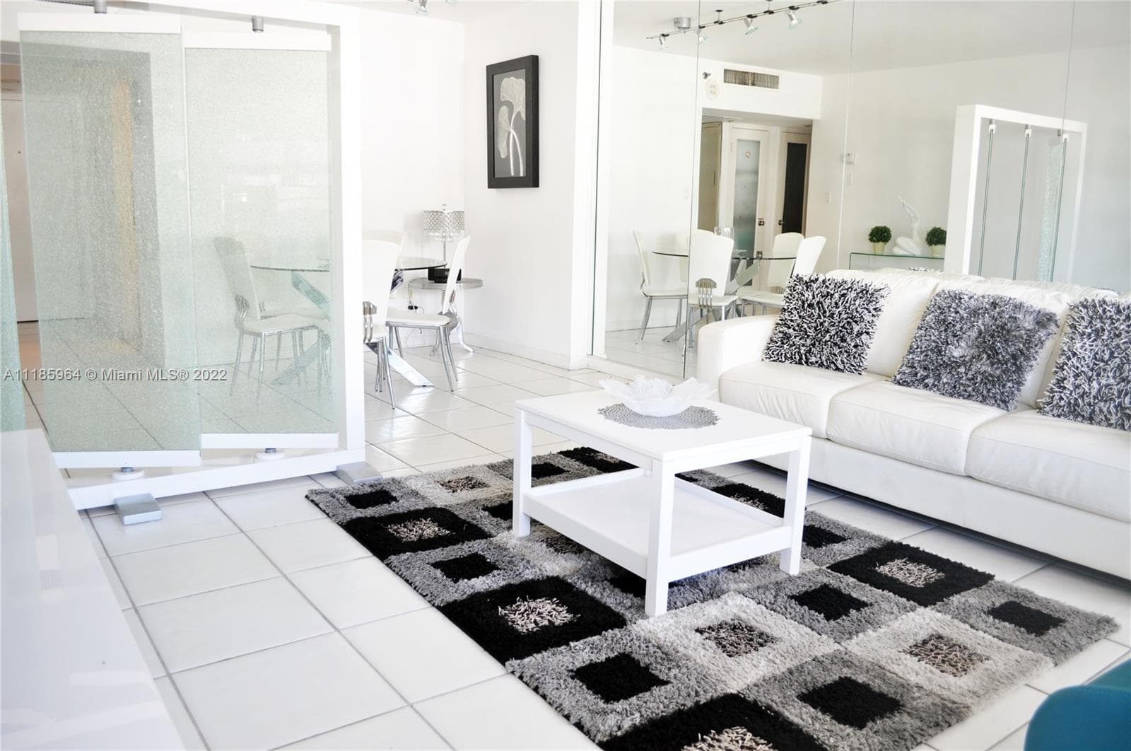 100 Lincoln Rd # 910, Miami Beach FL 33139 — 2