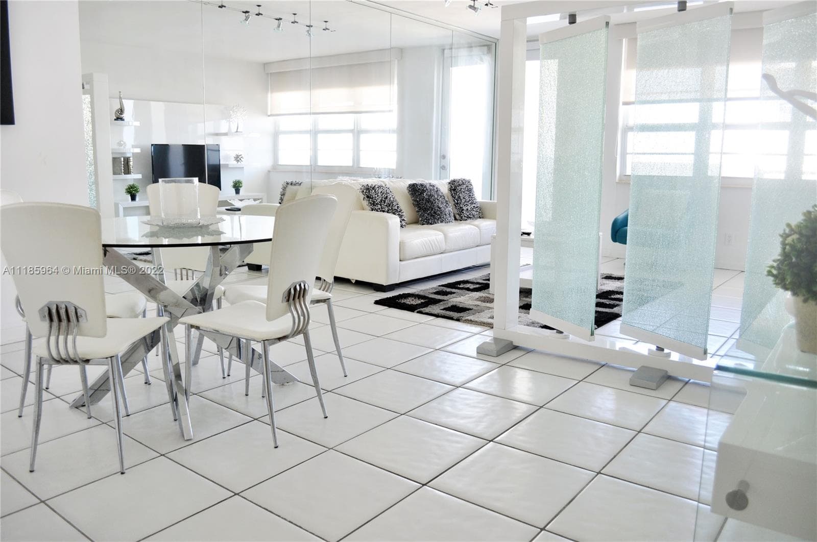 100 Lincoln Rd # 910, Miami Beach FL 33139 — 3