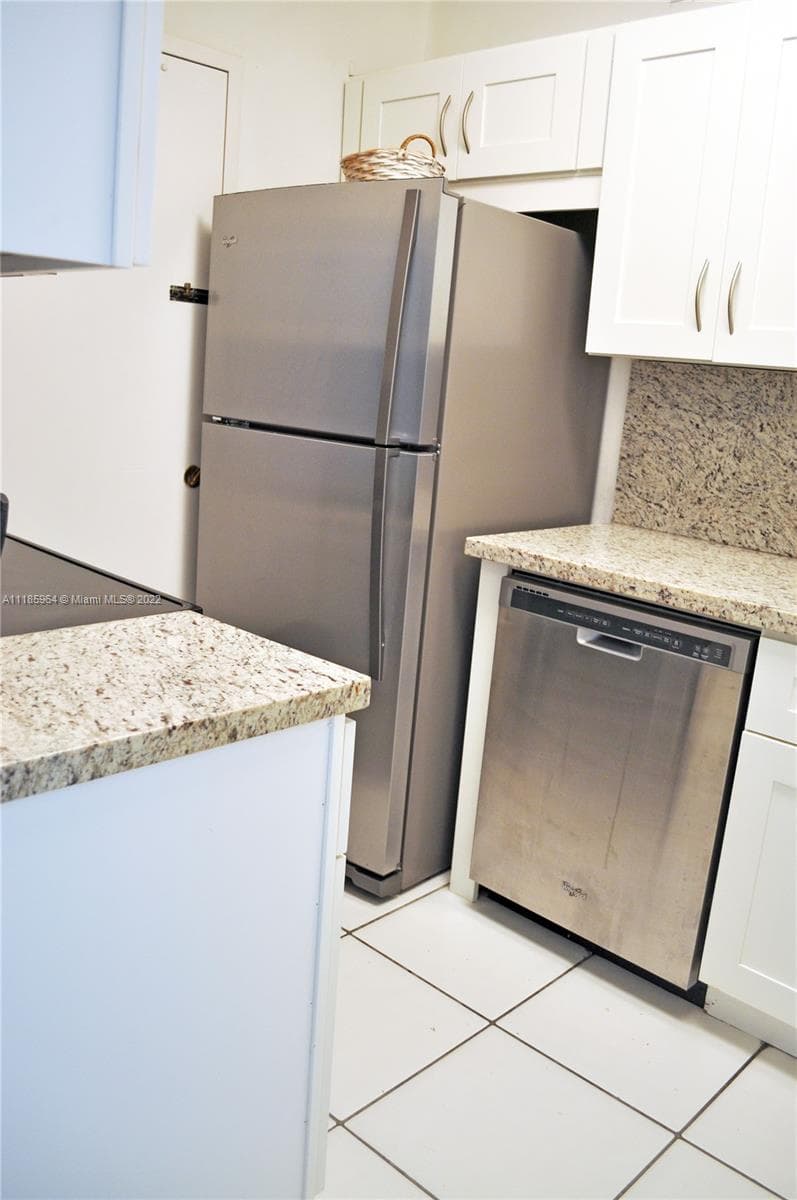 100 Lincoln Rd # 910, Miami Beach FL 33139 — 4