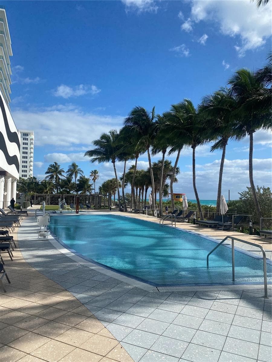 6801 Collins Ave, Miami Beach FL 33141 — 23