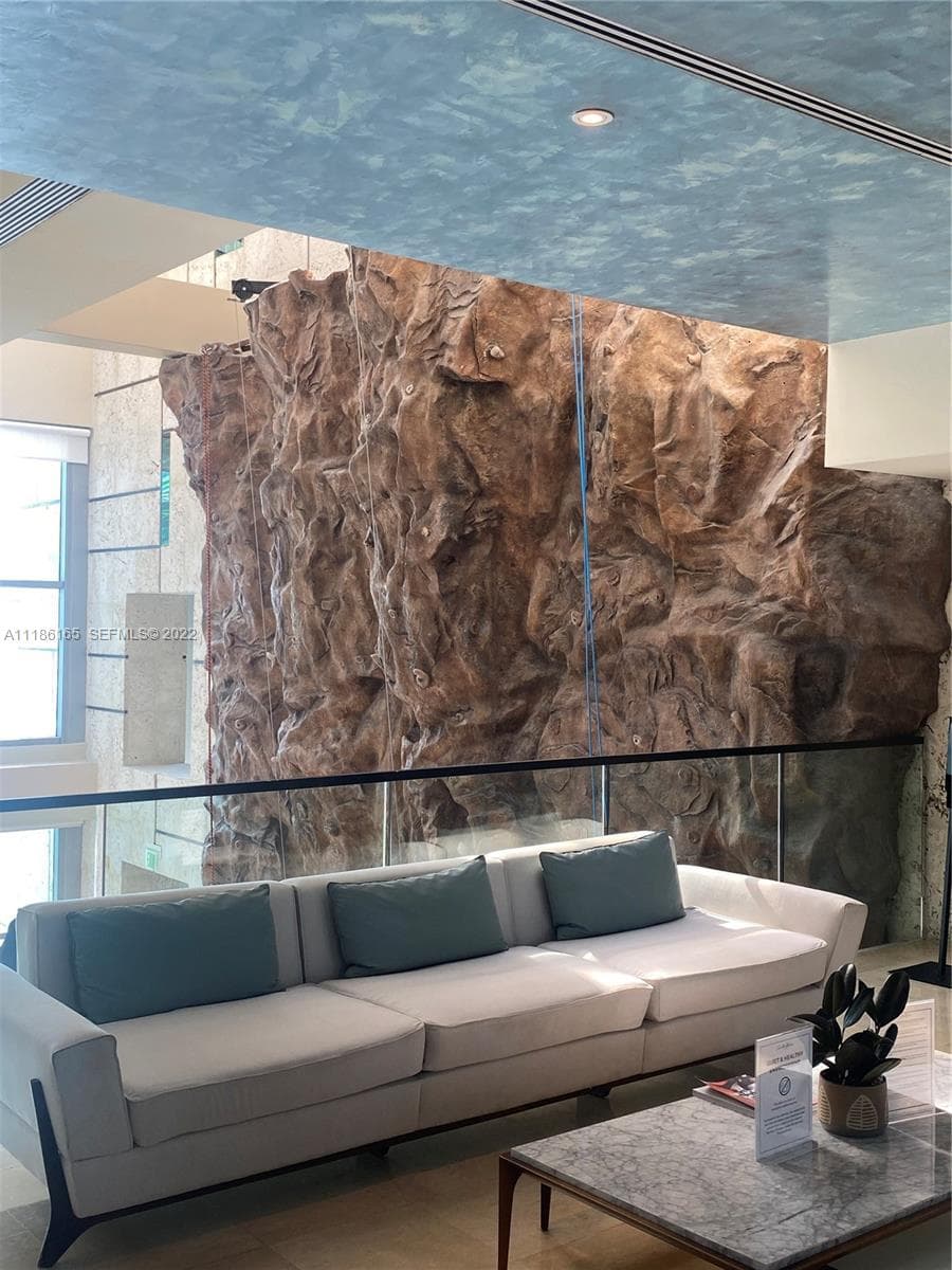 6801 Collins Ave, Miami Beach FL 33141 — 16