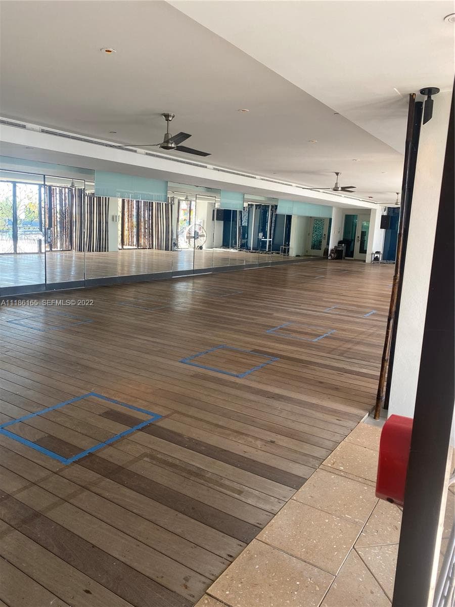 6801 Collins Ave, Miami Beach FL 33141 — 12