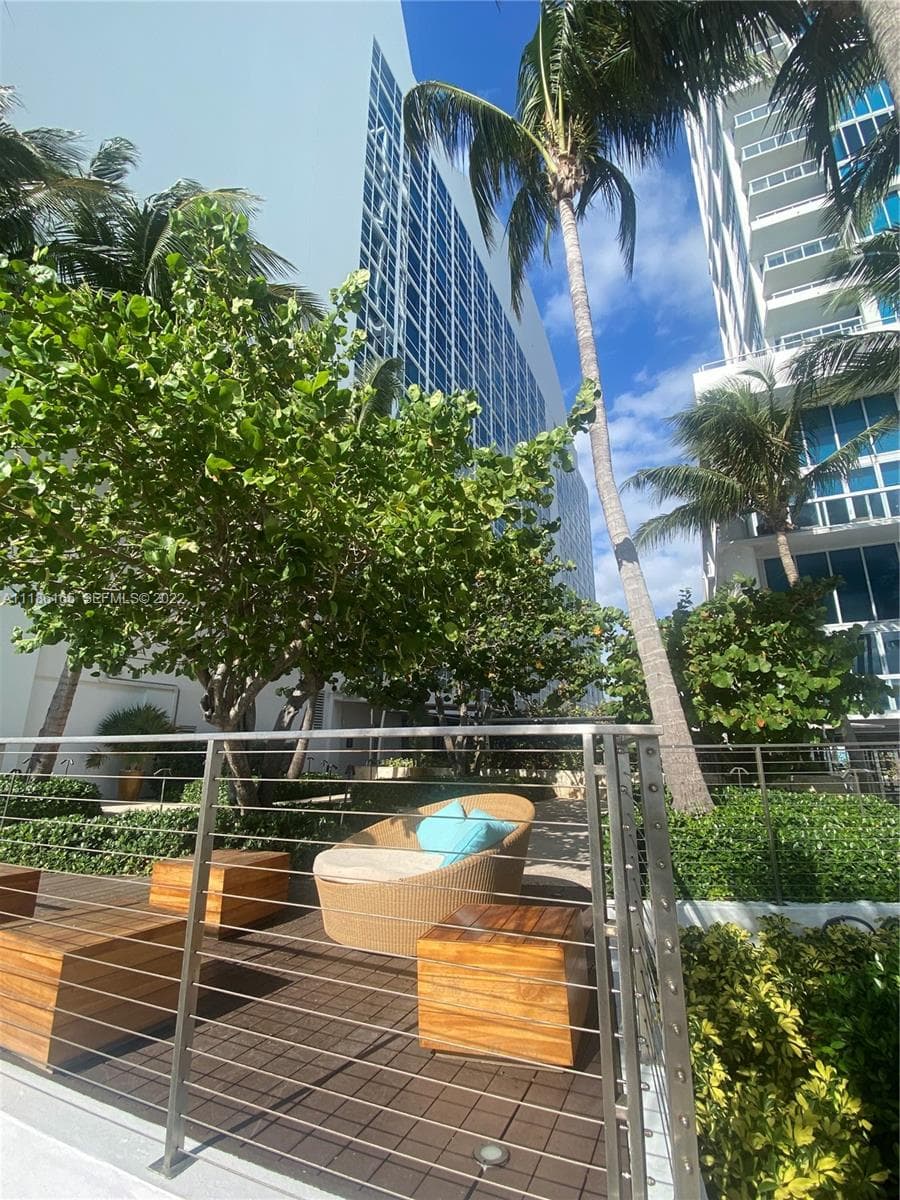 6801 Collins Ave, Miami Beach FL 33141 — 20