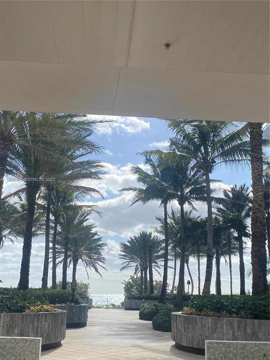 6801 Collins Ave, Miami Beach FL 33141 — 24