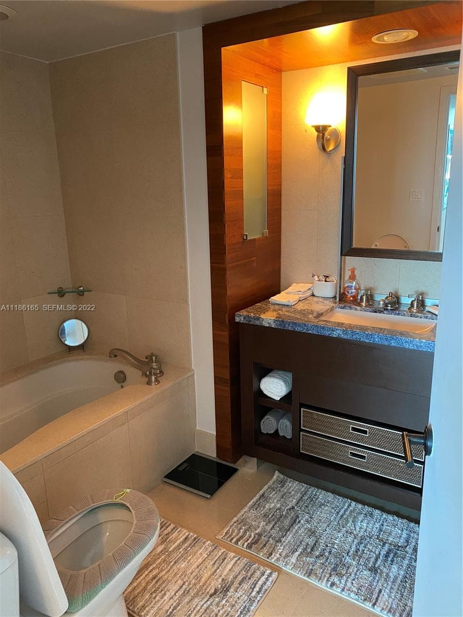 6801 Collins Ave, Miami Beach FL 33141 — 10