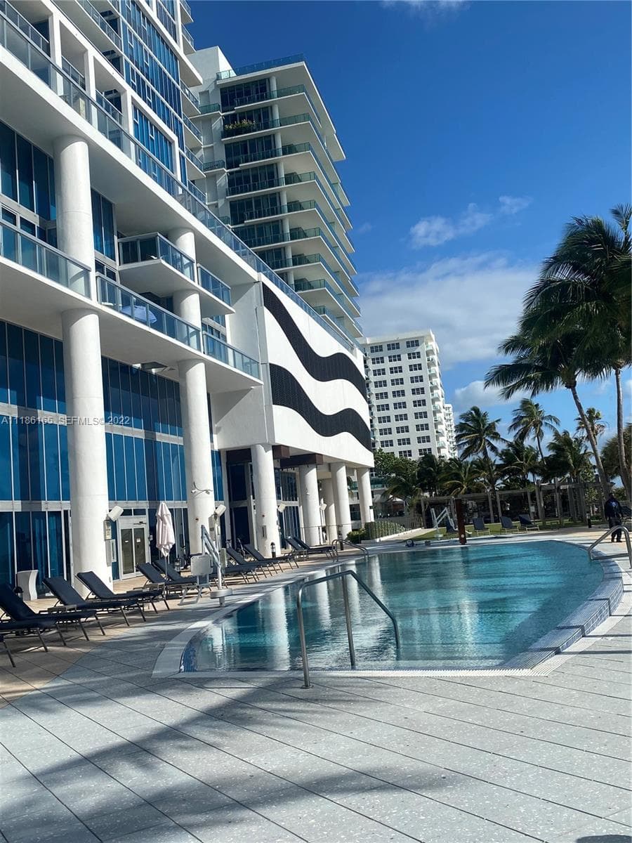 6801 Collins Ave, Miami Beach FL 33141 — 18