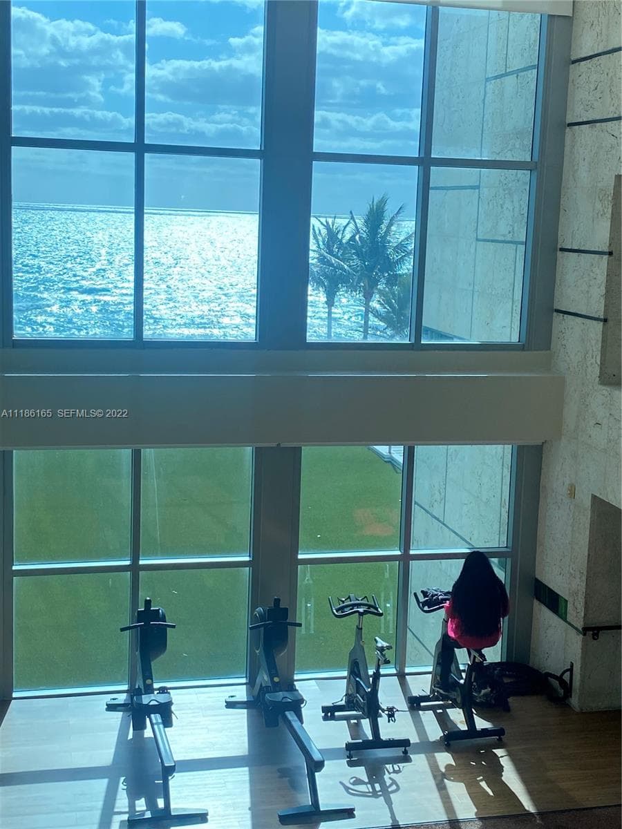 6801 Collins Ave, Miami Beach FL 33141 — 15
