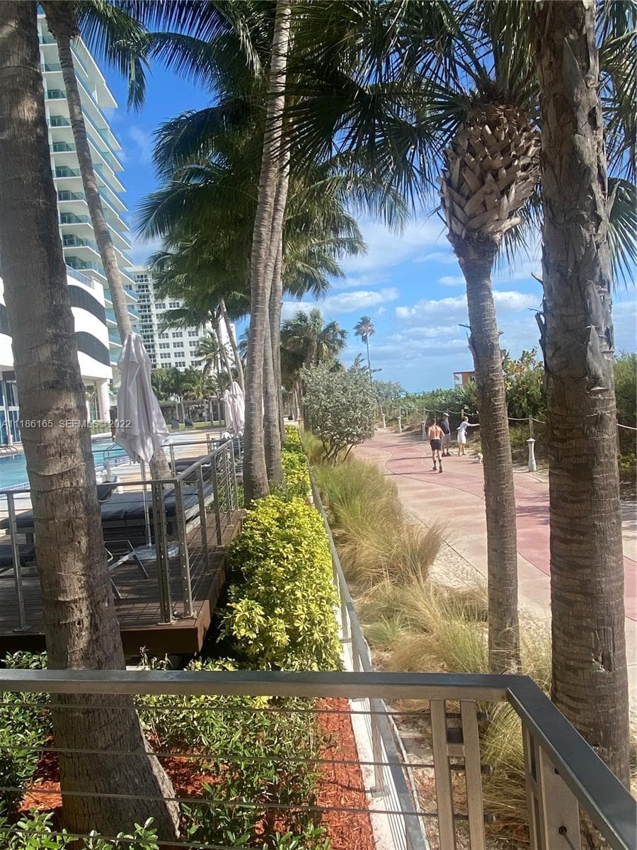 6801 Collins Ave, Miami Beach FL 33141 — 21