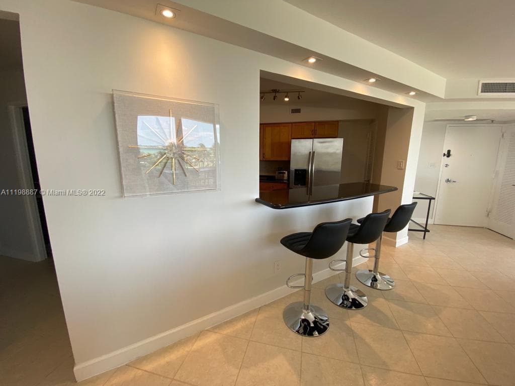 5151 Collins Ave # 531, Miami Beach FL 33140 — 7