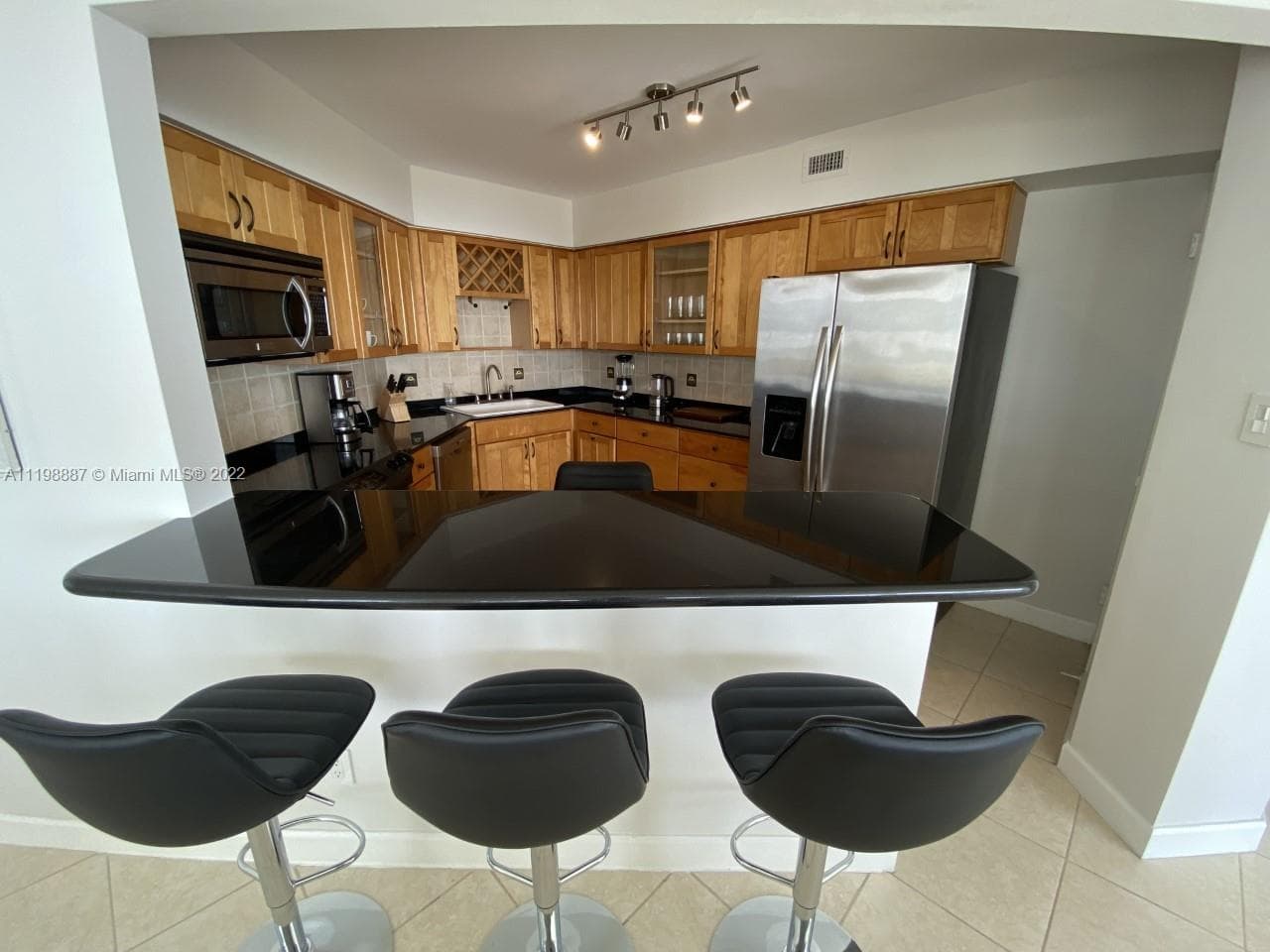 5151 Collins Ave # 531, Miami Beach FL 33140 — 9