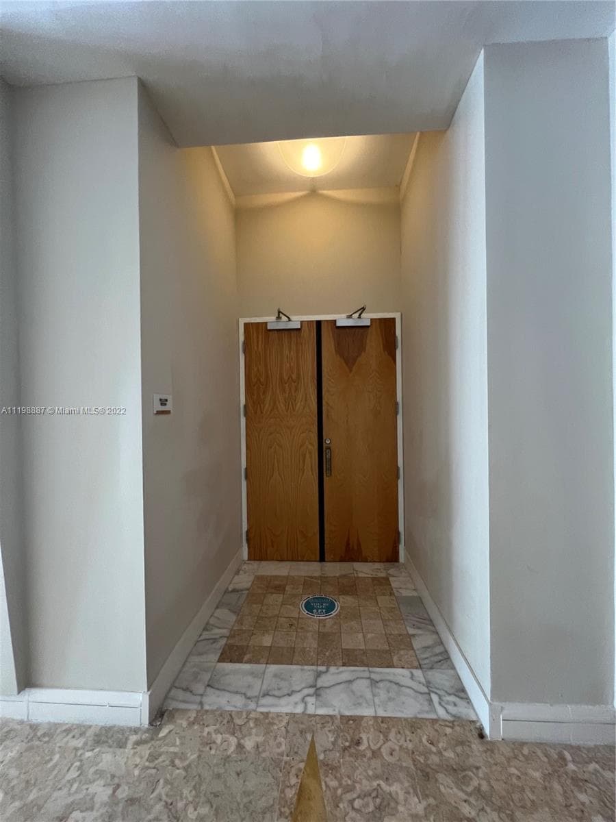 5151 Collins Ave # 531, Miami Beach FL 33140 — 38
