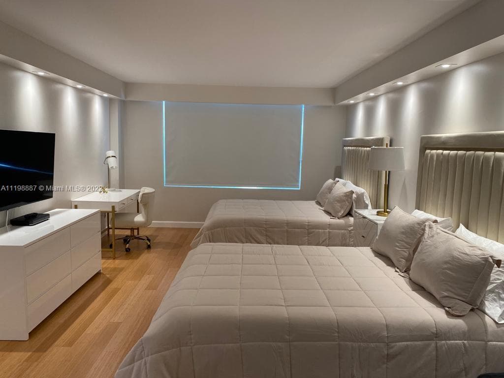 5151 Collins Ave # 531, Miami Beach FL 33140 — 18