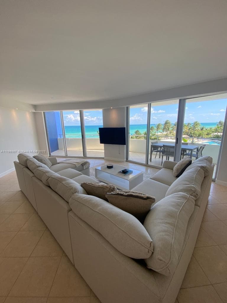 5151 Collins Ave # 531, Miami Beach FL 33140 — 4