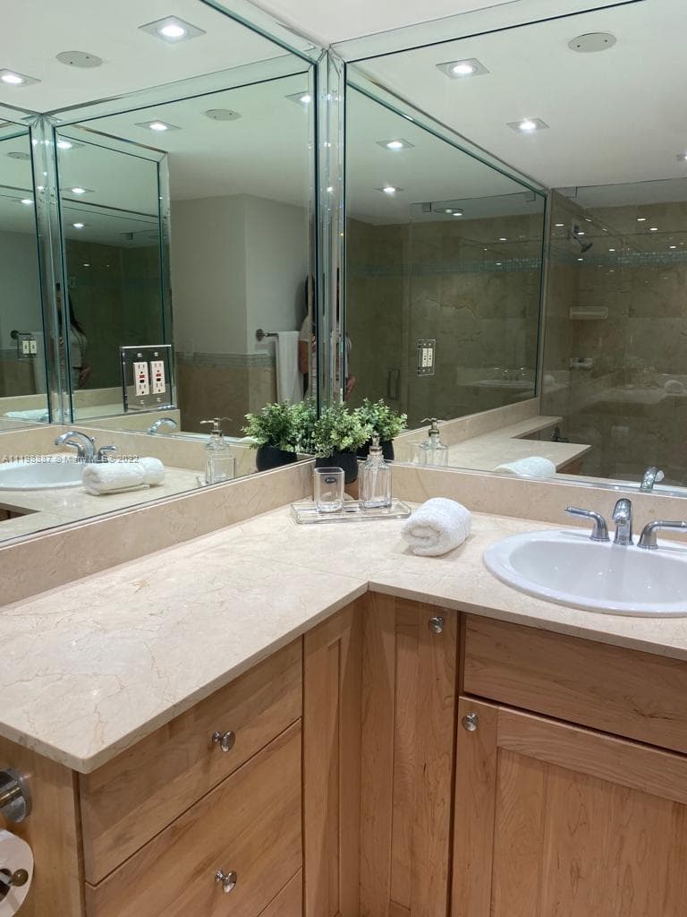 5151 Collins Ave # 531, Miami Beach FL 33140 — 21