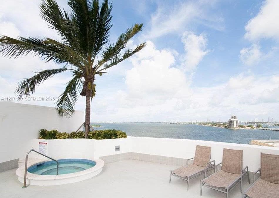 1750 N Bayshore Dr # 3914, Miami FL 33132 — 55