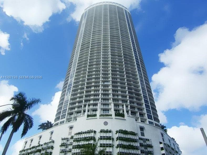 1750 N Bayshore Dr # 3914, Miami FL 33132 — 37