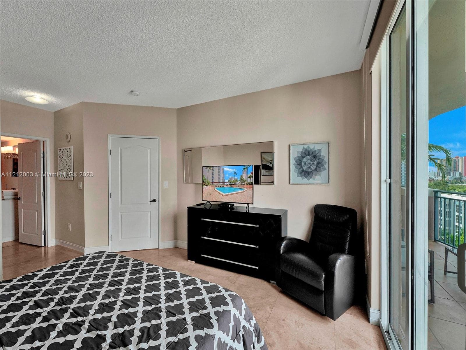 17555 Atlantic Blvd # 806, Sunny Isles Beach FL 33160 — 17