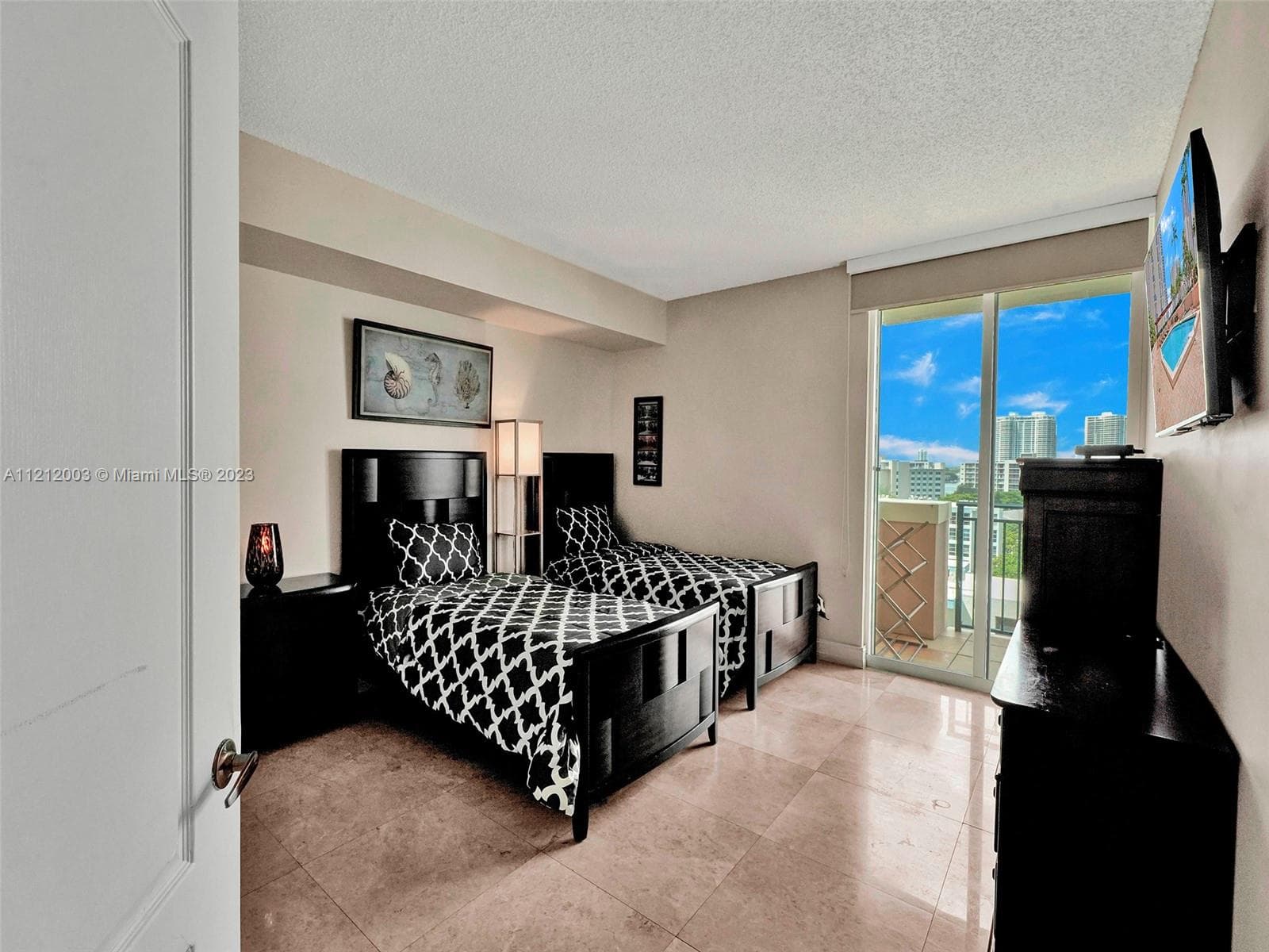 17555 Atlantic Blvd # 806, Sunny Isles Beach FL 33160 — 22