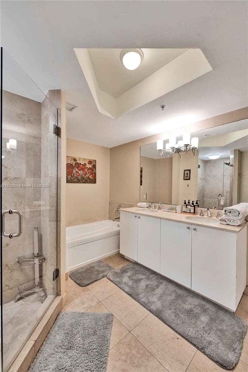 17555 Atlantic Blvd # 806, Sunny Isles Beach FL 33160 — 21