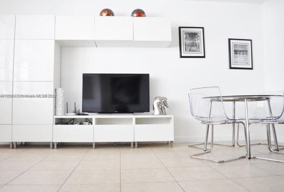 The Decoplage Condo, Miami Beach, FL — 5