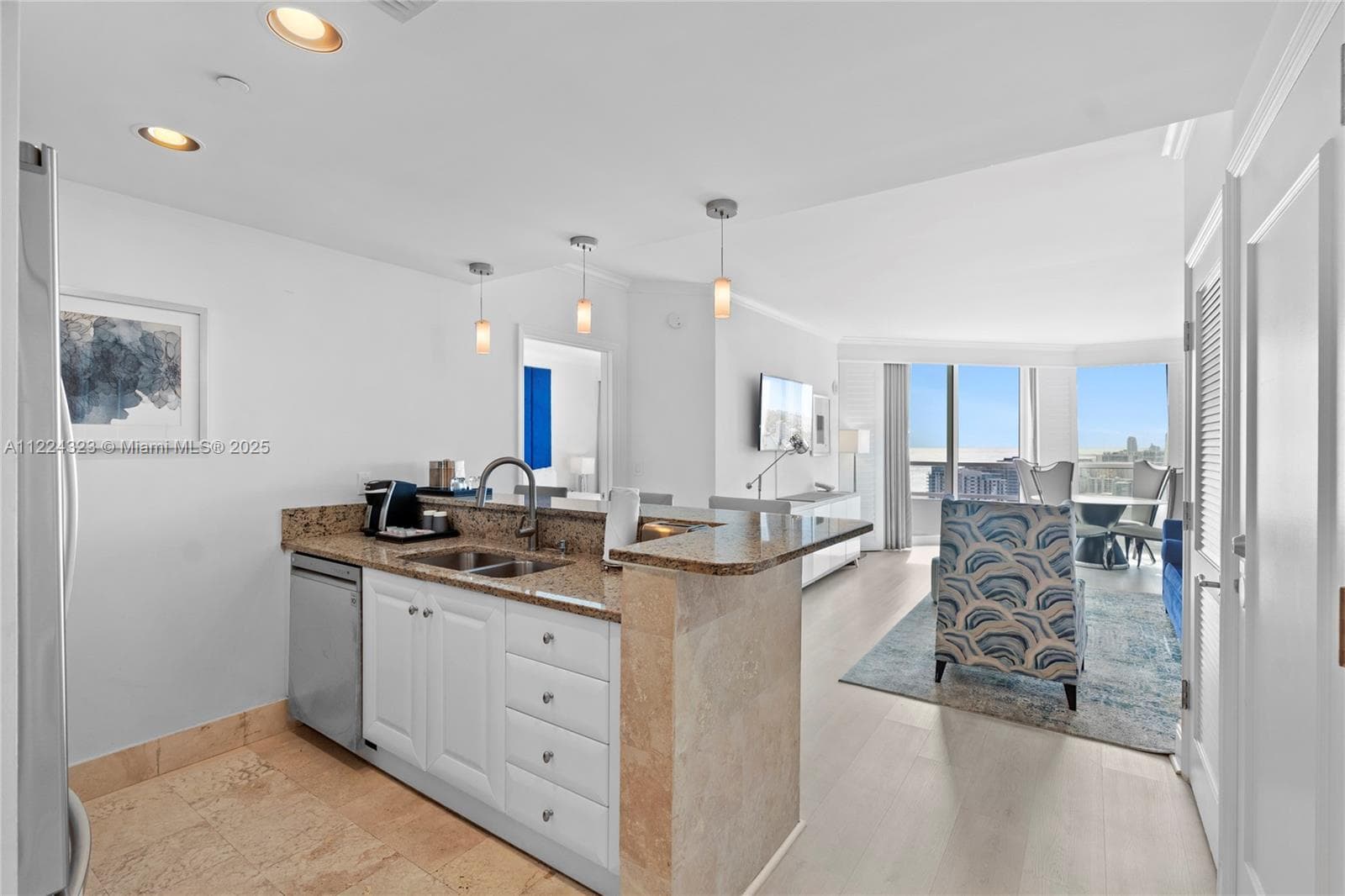 4401 COLLINS AV, Miami Beach FL 33140 — 17