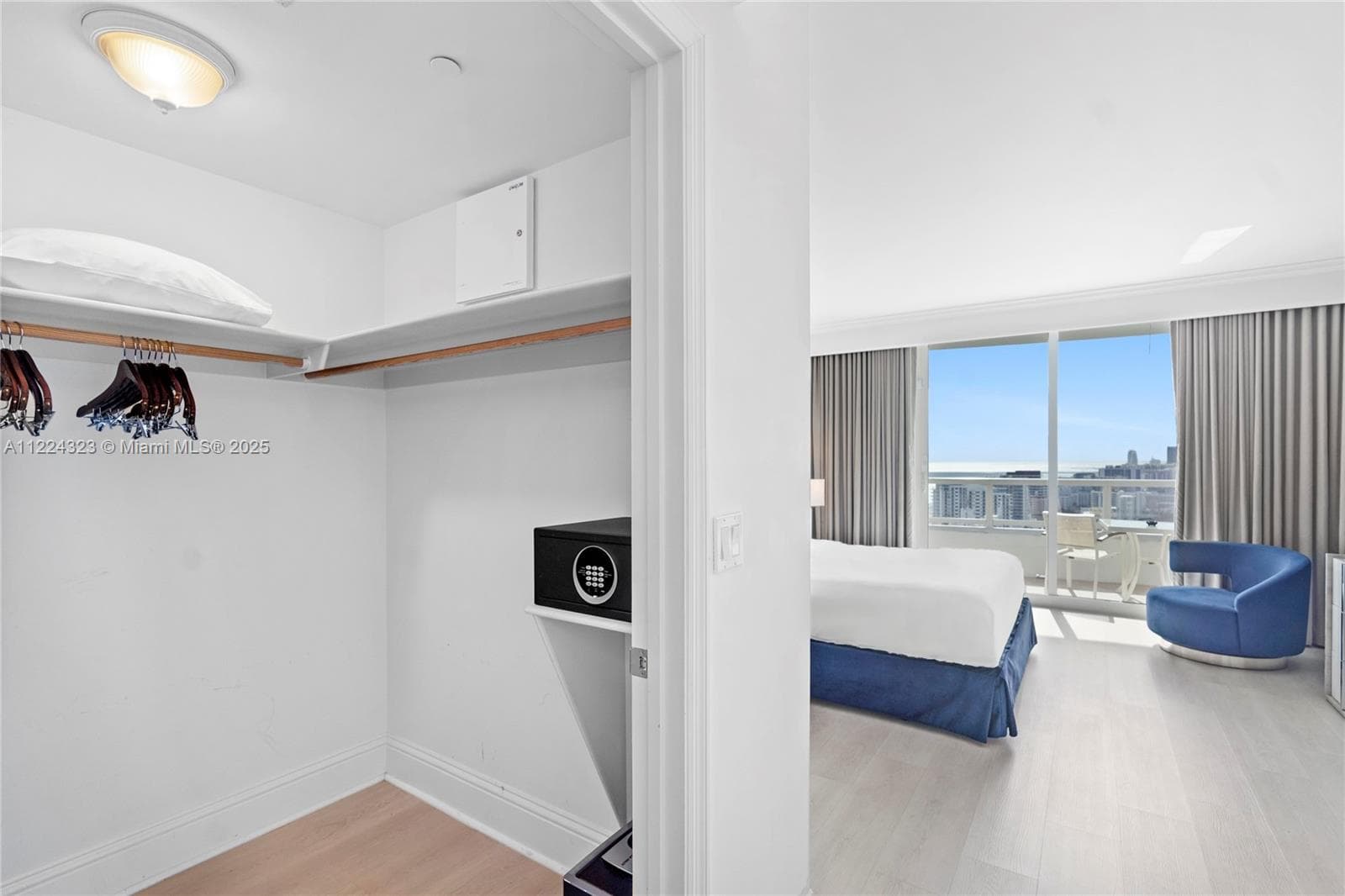 4401 COLLINS AV, Miami Beach FL 33140 — 26