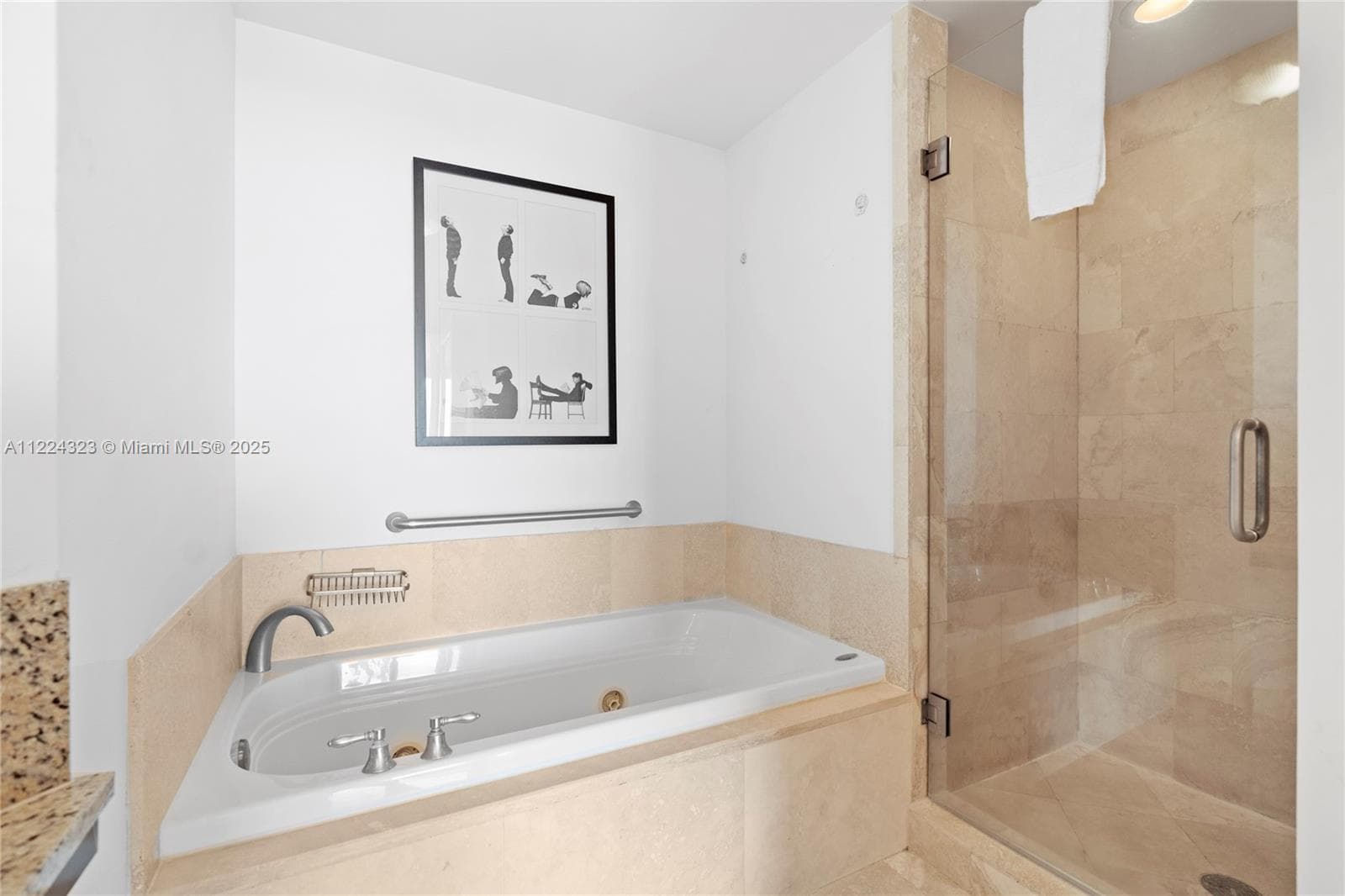 4401 COLLINS AV, Miami Beach FL 33140 — 28
