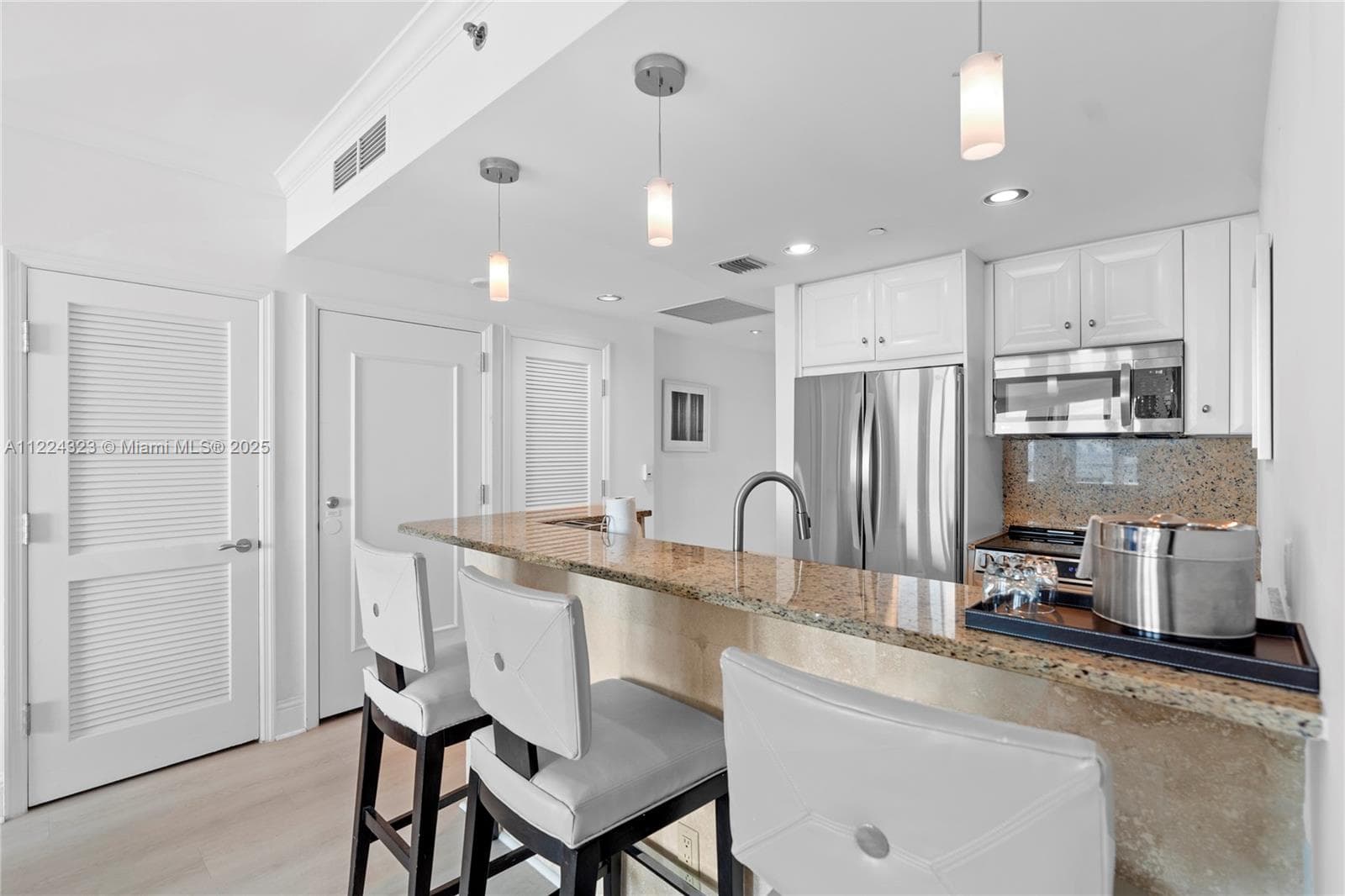 4401 COLLINS AV, Miami Beach FL 33140 — 19