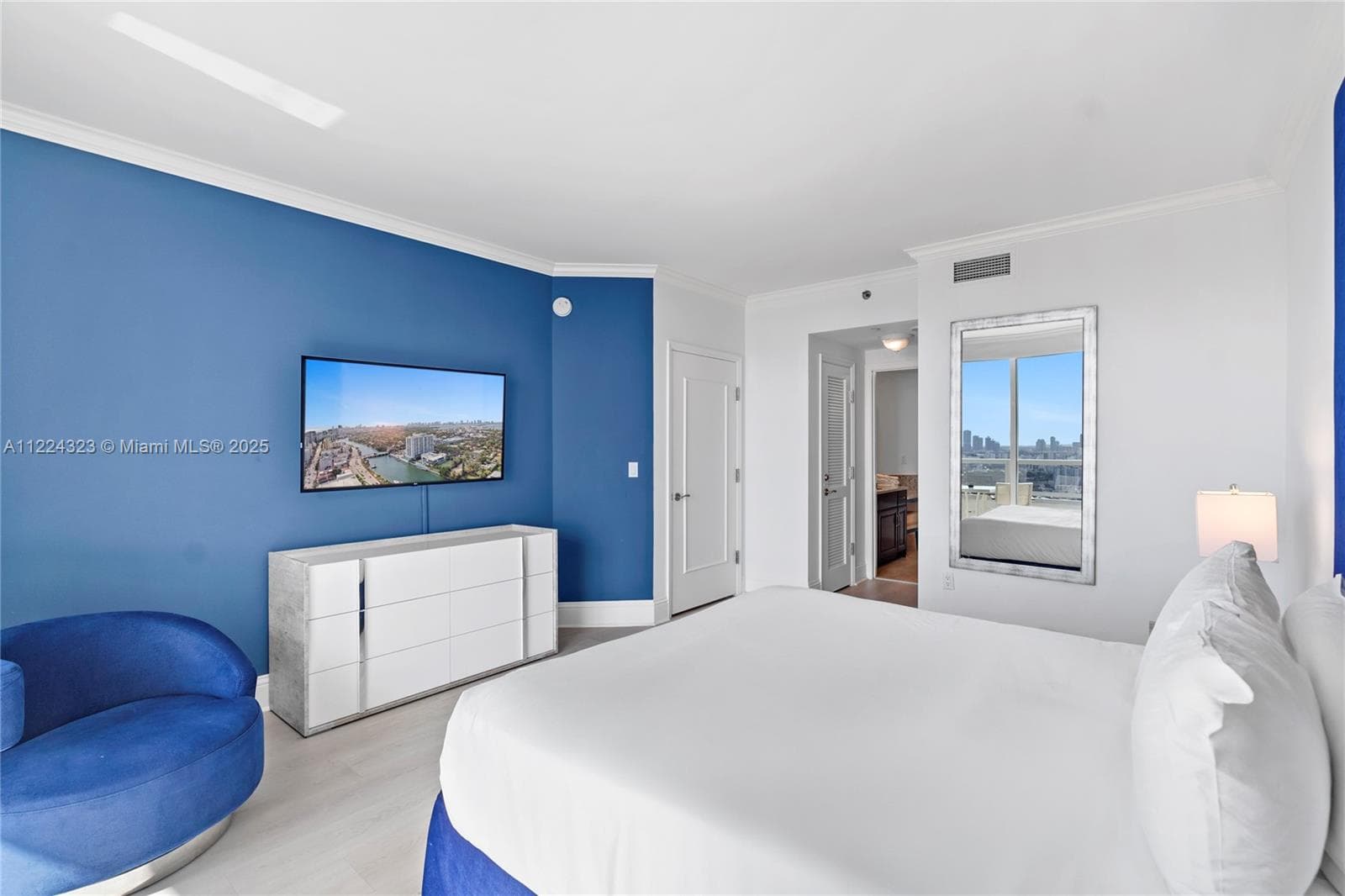 4401 COLLINS AV, Miami Beach FL 33140 — 25
