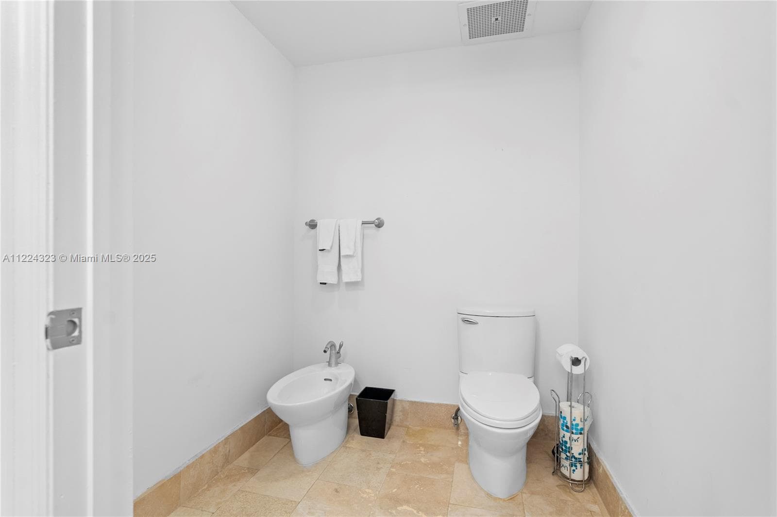4401 COLLINS AV, Miami Beach FL 33140 — 21