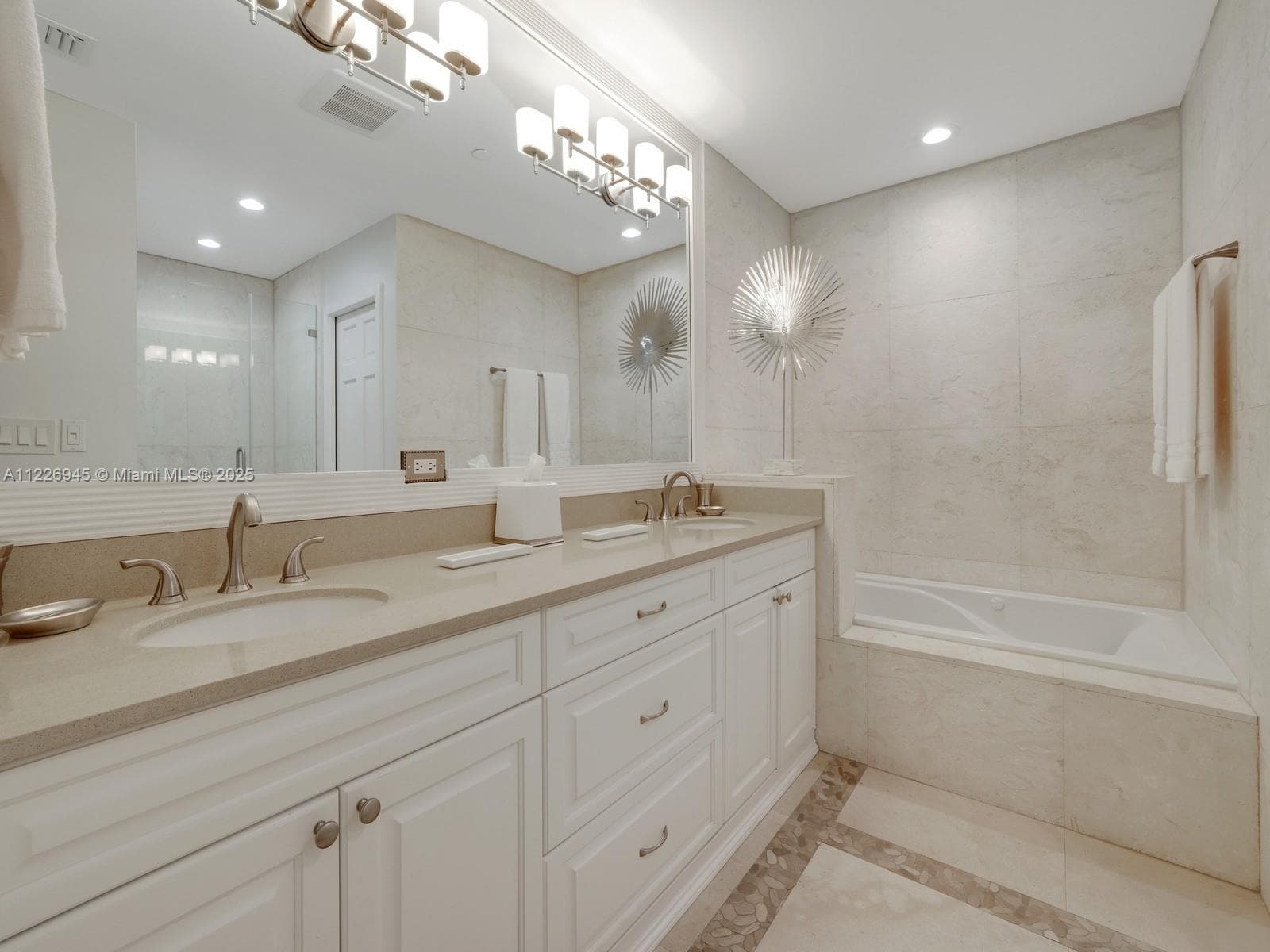 19126 Fisher Island Dr # 19126, Miami Beach FL 33109 — 33