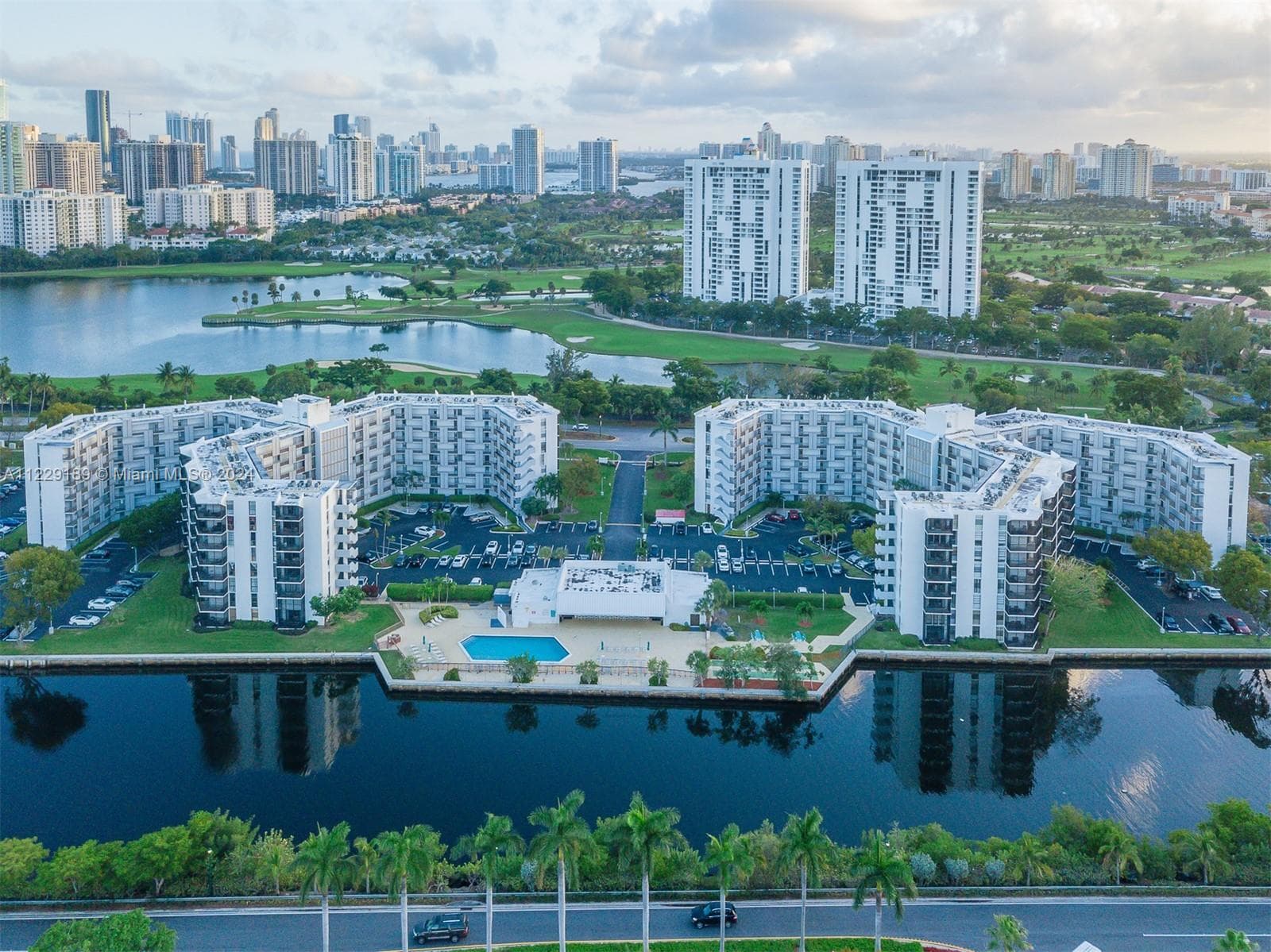 3401 N Country Club Dr # 406, Aventura FL 33180 — 32