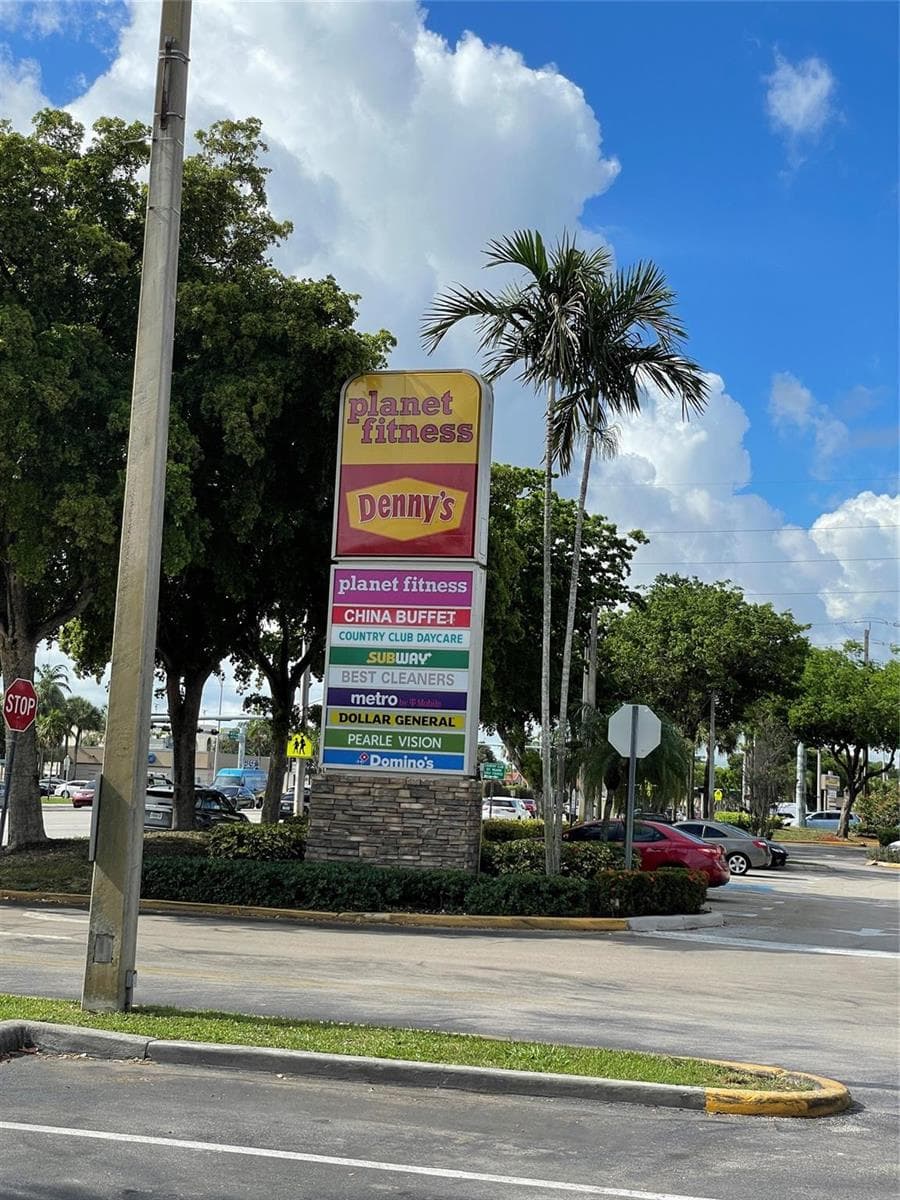 18606 NW 67th Avenue, Hialeah FL 33015 — 32