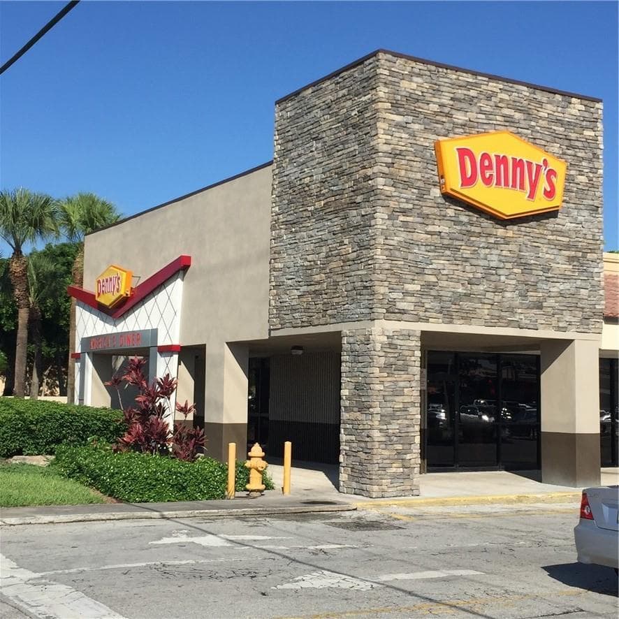 18606 NW 67th Avenue, Hialeah FL 33015 — 10