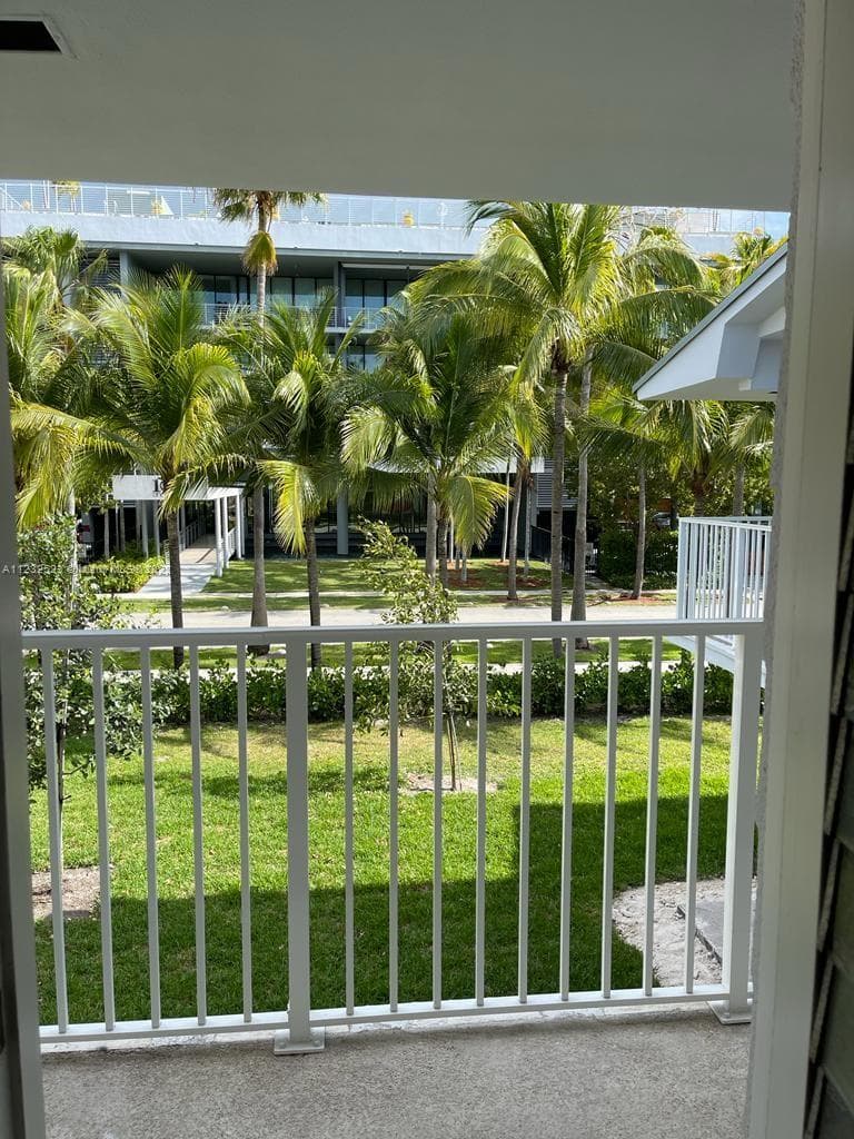 100 Sunrise Dr # 25, Key Biscayne FL 33149 — 1