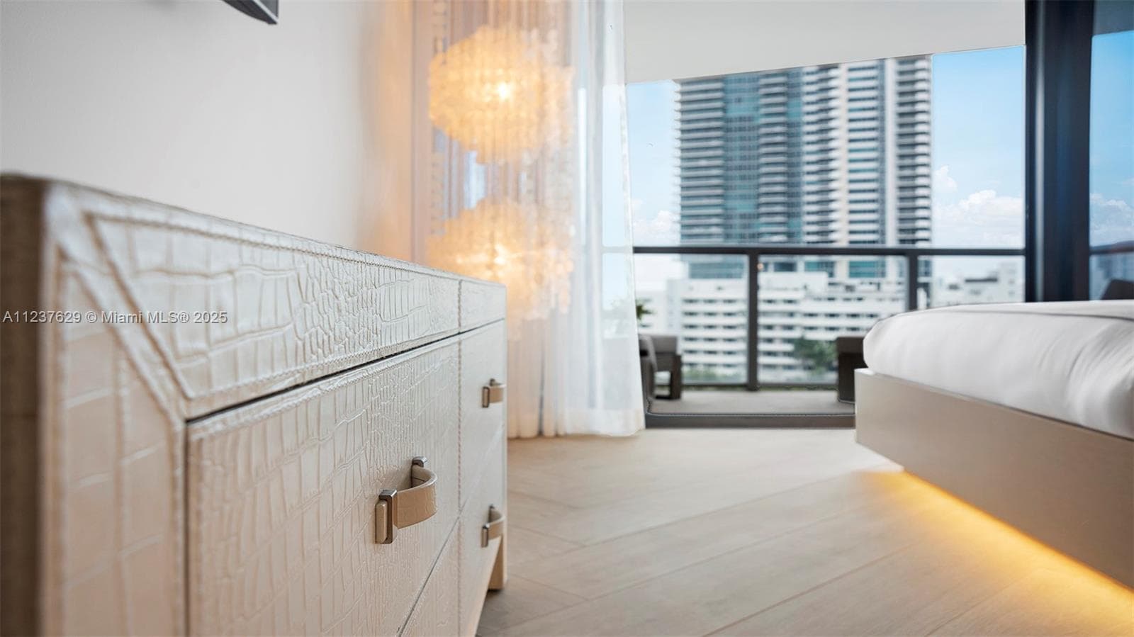 2201 Collins Ave # 804, Miami Beach FL 33139 — 17