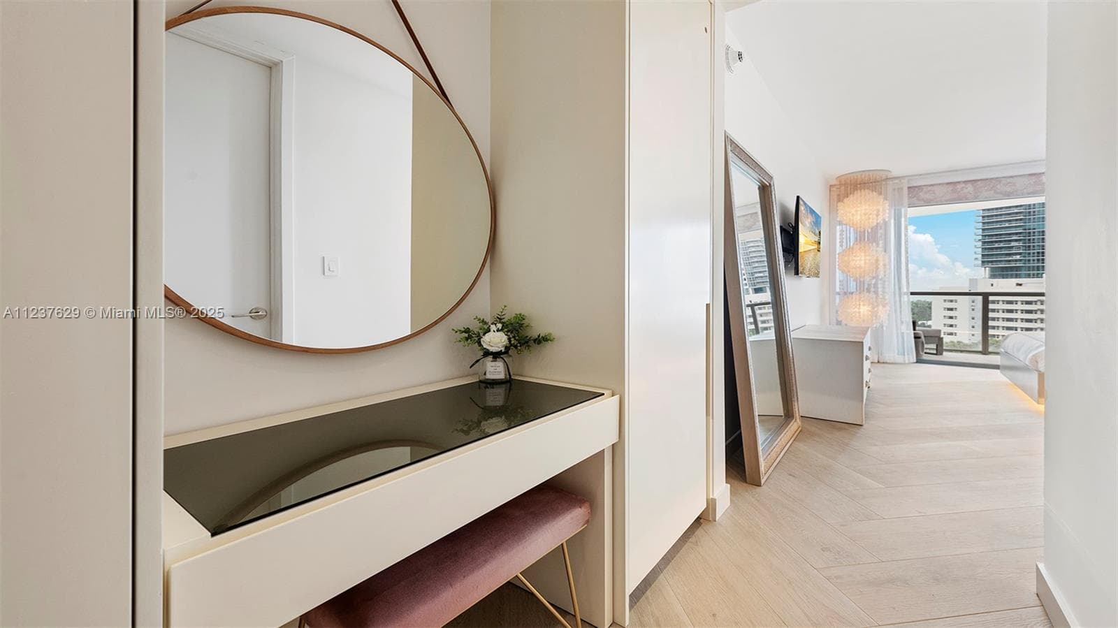 2201 Collins Ave # 804, Miami Beach FL 33139 — 16