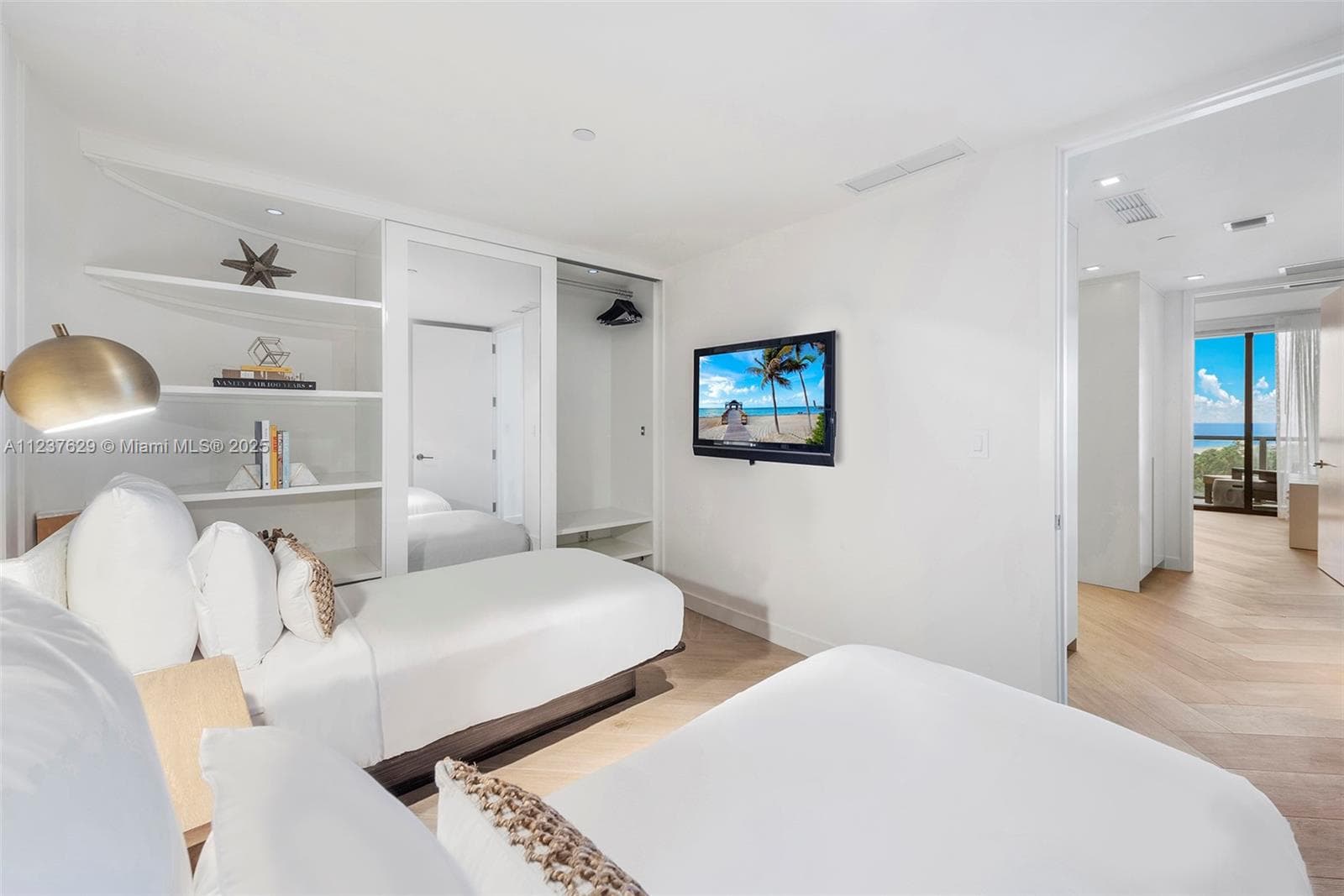 2201 Collins Ave # 804, Miami Beach FL 33139 — 32