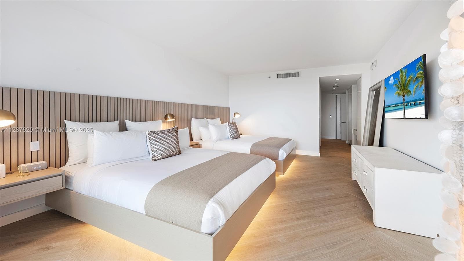 2201 Collins Ave # 804, Miami Beach FL 33139 — 24