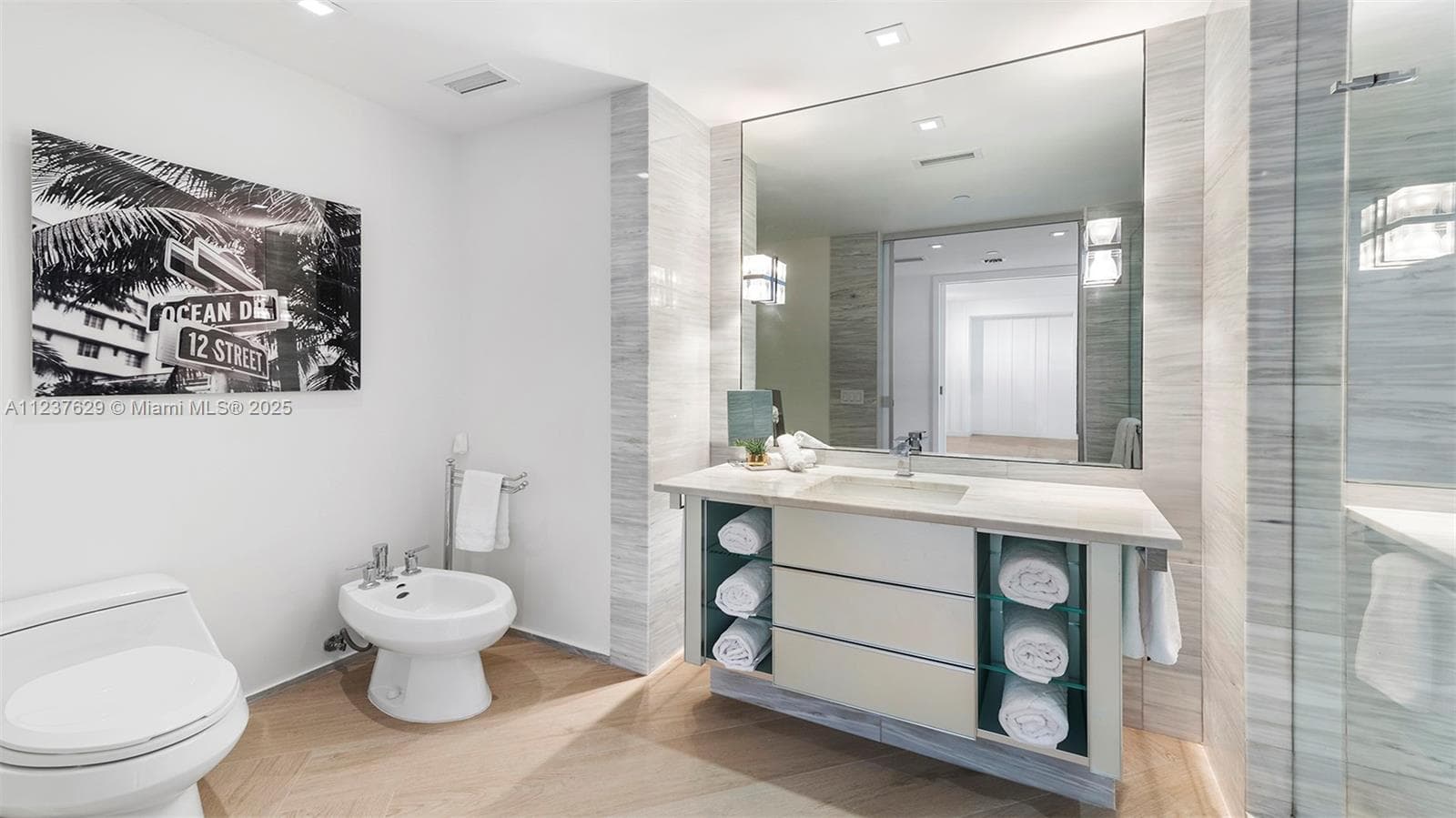 2201 Collins Ave # 804, Miami Beach FL 33139 — 34