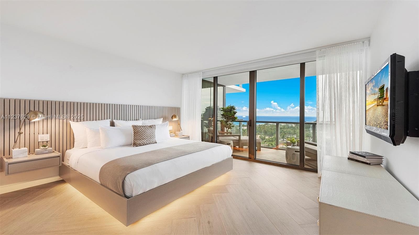 2201 Collins Ave # 804, Miami Beach FL 33139 — 37