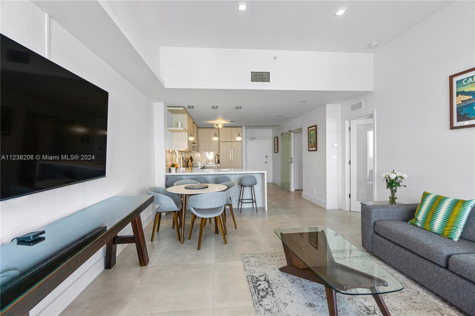 100 Lincoln Rd # 1608, Miami Beach FL 33139 — 3