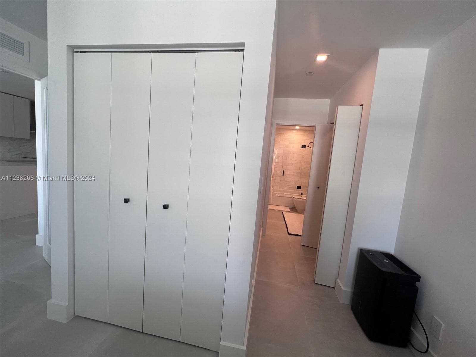 100 Lincoln Rd # 1608, Miami Beach FL 33139 — 9