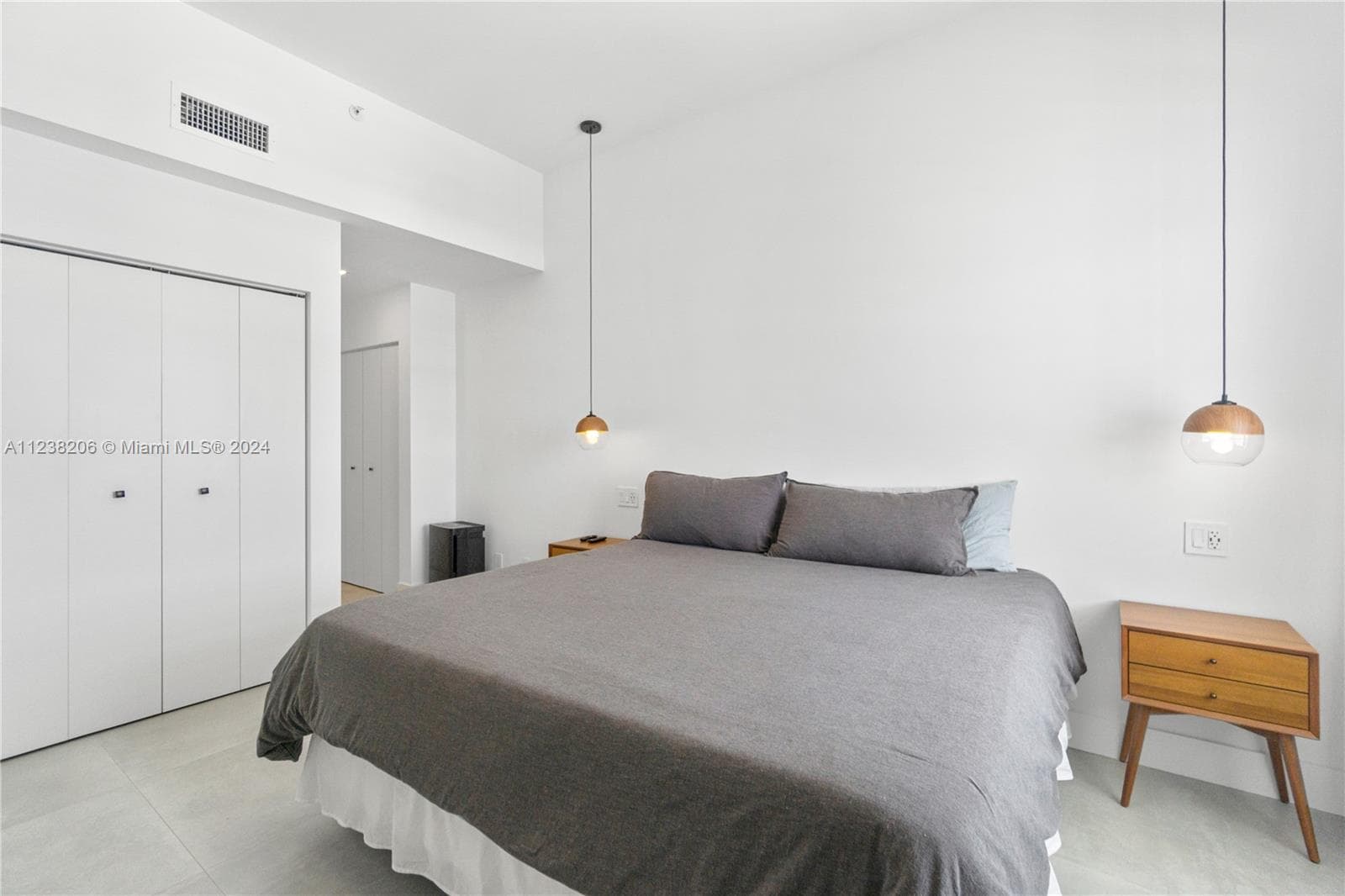 100 Lincoln Rd # 1608, Miami Beach FL 33139 — 15