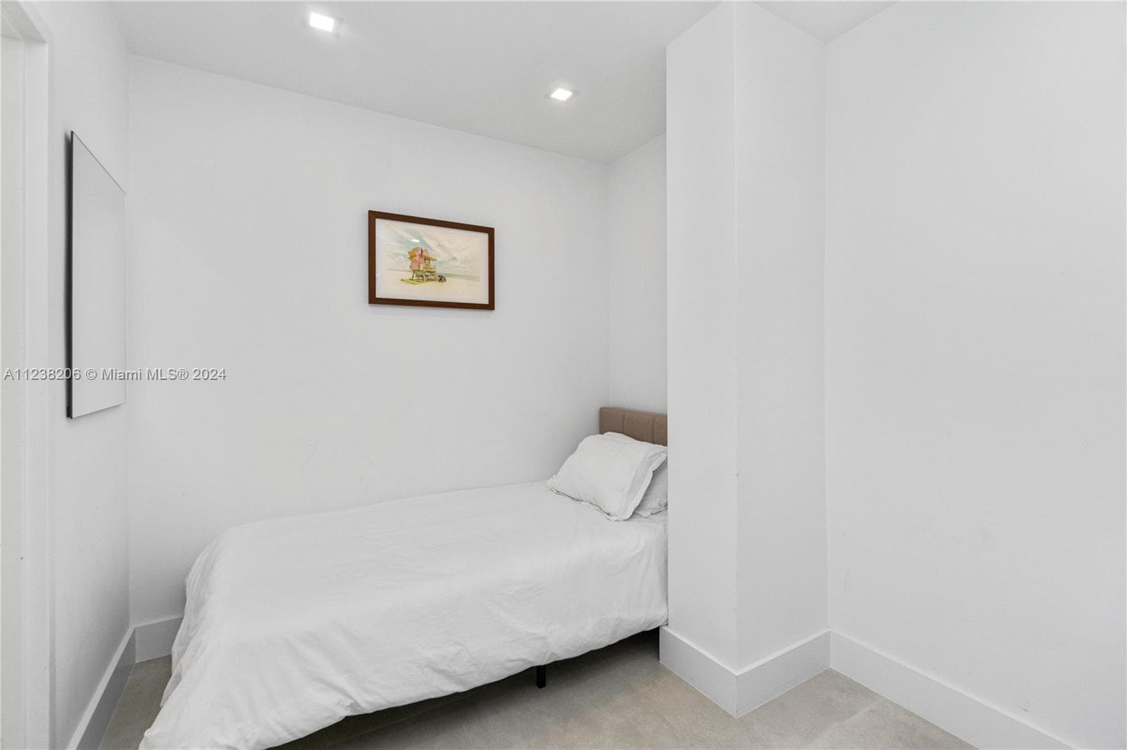 100 Lincoln Rd # 1608, Miami Beach FL 33139 — 11